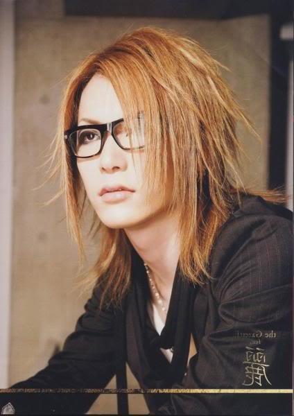 Uruha with glasses ^^ Uruha with glasses ^^